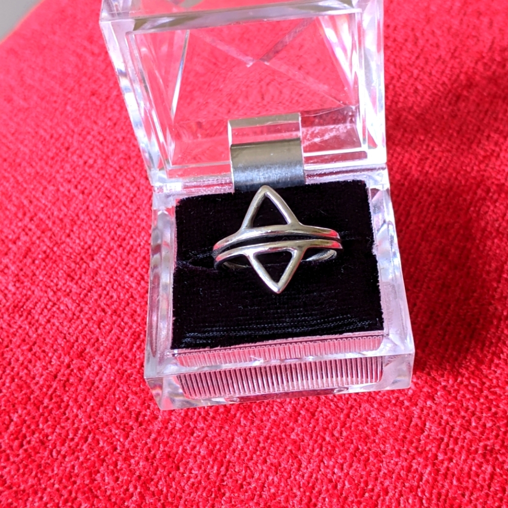 925 STERLING SILVER CUTE RING - Picture 2 of 9